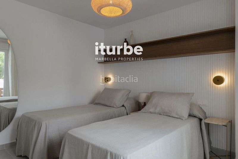 Foto 58d3626d-7506-4403-b0ed-b0527c5fa21b. Location maison jumelée avec parking piscine dans bahía de Marbella Marbella