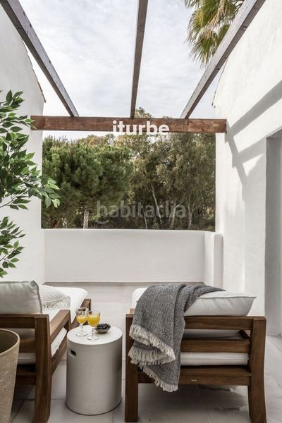 Foto 5d8d79b8-eba2-4c7b-8236-17551048aa4f. Location maison jumelée avec parking piscine dans bahía de Marbella Marbella