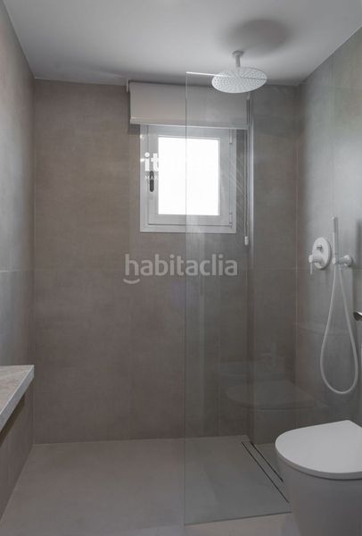 Foto b39ad595-d7bc-413e-937e-5ac7021f947d. Location maison jumelée avec parking piscine dans bahía de Marbella Marbella