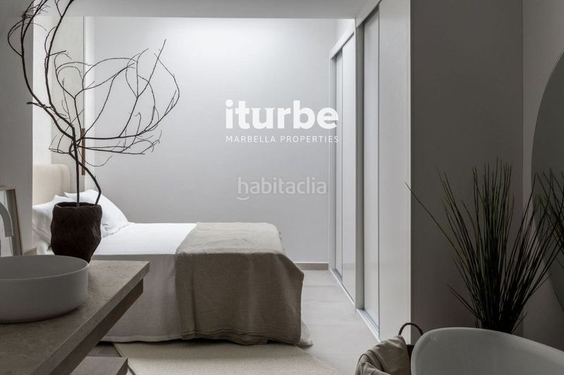 Foto e68bef63-05d8-4522-86f8-e10bdc9ce0af. Location maison jumelée avec parking piscine dans bahía de Marbella Marbella
