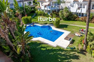 Attique à Conjunto la dama de noche. En marbella