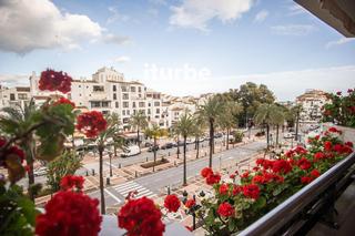 Location Appartement  Av josé banús. Apartamento de lujo playas del duque