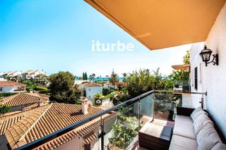 Alquiler Piso  Marqués de ivanrey 26. Apartamento con terraza y vistas  club rio verde