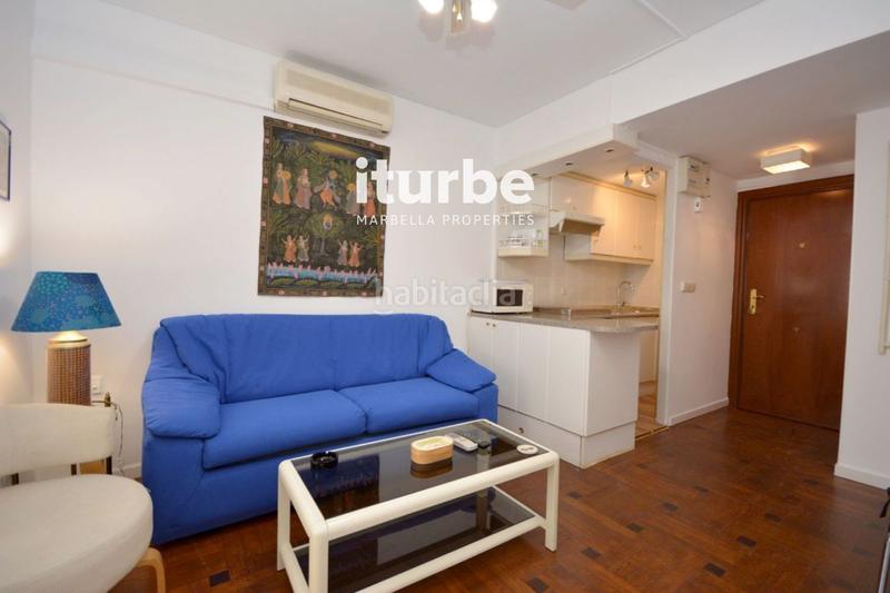 Foto b12d935c-8657-4726-b2e9-c6959b00589b. Alquiler piso avenida duque de ahumada, 14 en Playa Bajadilla - Puertos Marbella