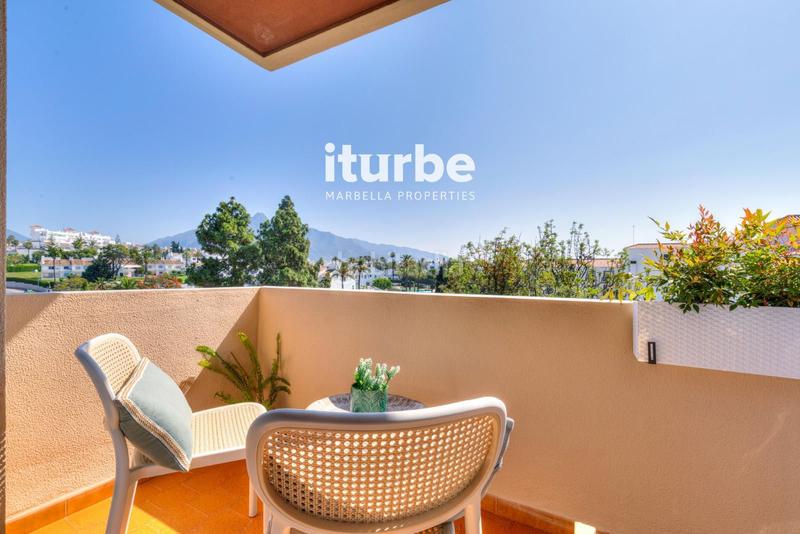 Foto dd7b76e4-57a7-4460-baa9-b5f4eef81737. Rent penthouse in azahar 4 in Nueva Andalucía centro Marbella