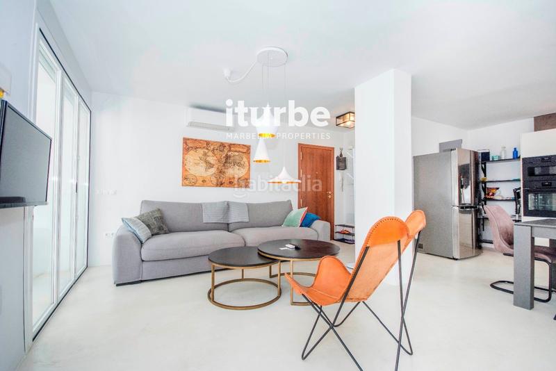 Foto 30c28289-761a-4c53-81e4-993fb38578bc. Flat with parking pool in Elviria Marbella