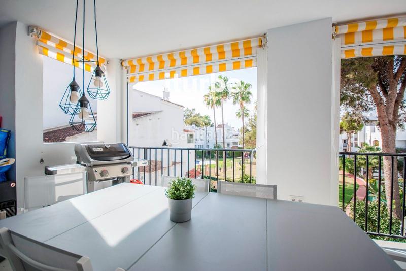 Foto b1feafc9-d5f9-44c8-bcbf-87c7ec708df5. Flat with parking pool in Elviria Marbella