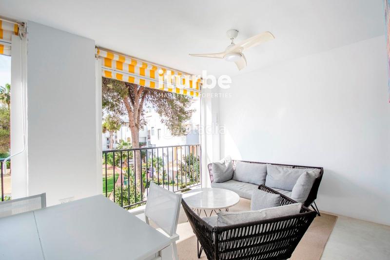 Foto e6d2ee76-60dd-4f66-9b88-92f95b97b31f. Flat with parking pool in Elviria Marbella