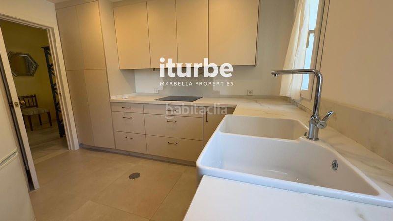 Foto 4a429b7f-6bf0-416e-aa13-a40ae812e4ca. Lloguer pis amb aparcament piscina a La Carolina - Guadalpín Marbella