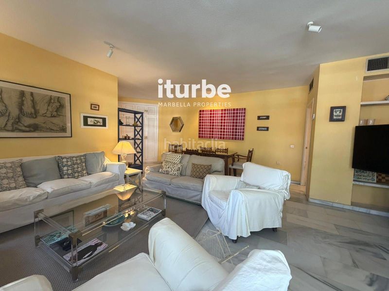 Foto 87cc4d2a-61c5-4db5-b509-649fff5dfd90. Lloguer pis amb aparcament piscina a La Carolina - Guadalpín Marbella