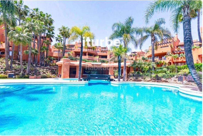 Foto 5a45e40e-c230-4860-a63e-75d416d3338d. Lloguer pis amb piscina a bahía de Marbella Marbella