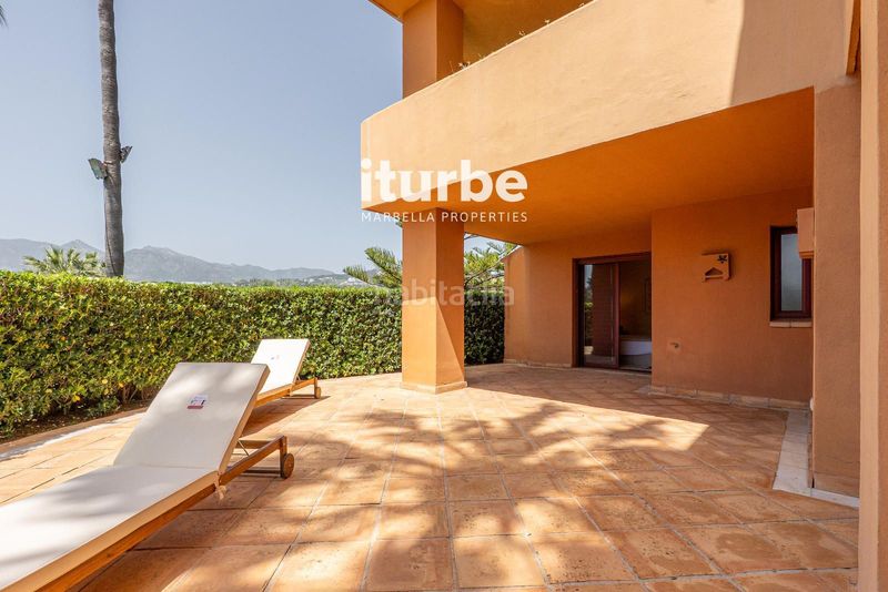 Foto b6c55a5a-6af3-464f-985d-645ef00ddb51. Lloguer pis amb piscina a bahía de Marbella Marbella