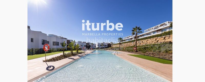 Foto 1d7ed0f5-5b1d-46aa-916b-084ccaf6b687. Pis amb piscina a bahía de Marbella Marbella