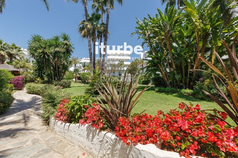 Foto 1174c738-dc74-45d3-b35a-cc9670a8ebea. Dúplex amb aparcament piscina a La Carolina - Guadalpín Marbella