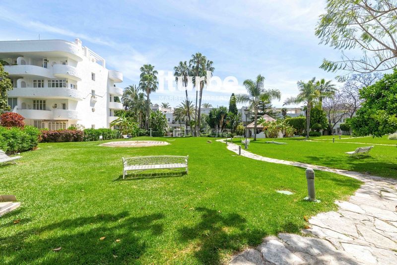 Foto 46dd1de7-d2a9-471d-a14d-654ee543360a. Dúplex amb aparcament piscina a La Carolina - Guadalpín Marbella