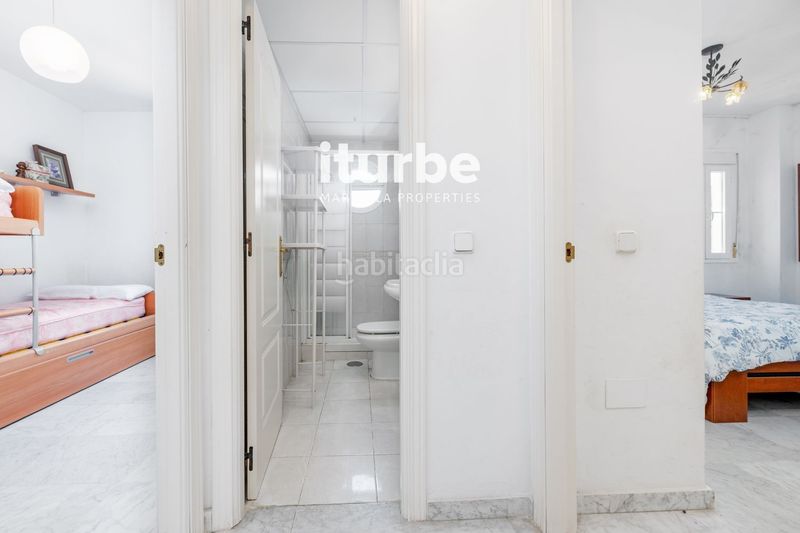 Foto d42e8357-b1d6-49c6-a570-df9363dc88d9. Dúplex amb aparcament piscina a La Carolina - Guadalpín Marbella