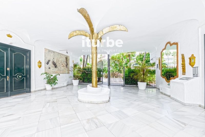 Foto f85f531e-943b-4927-8e9c-d945716a7d1c. Dúplex amb aparcament piscina a La Carolina - Guadalpín Marbella