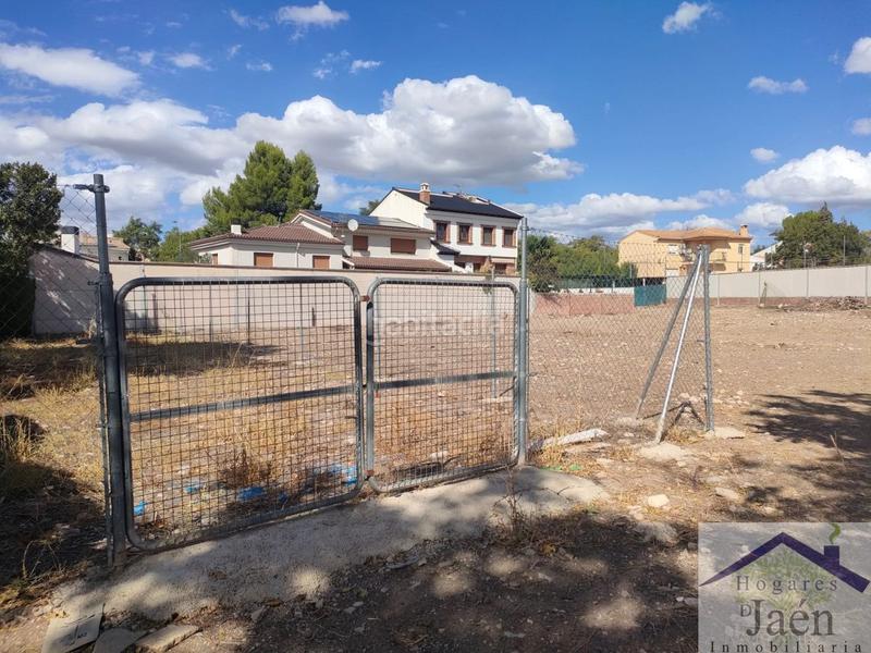 Foto c0e7fdd9-76a0-40e8-ad31-43d87a1b1876. Terreny residencial a Peal de Becerro