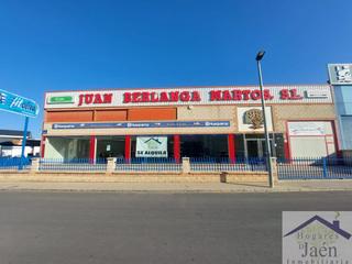 Affitto Capannone industriale  Ceramica. Nave industrial en alquiler en ubeda.