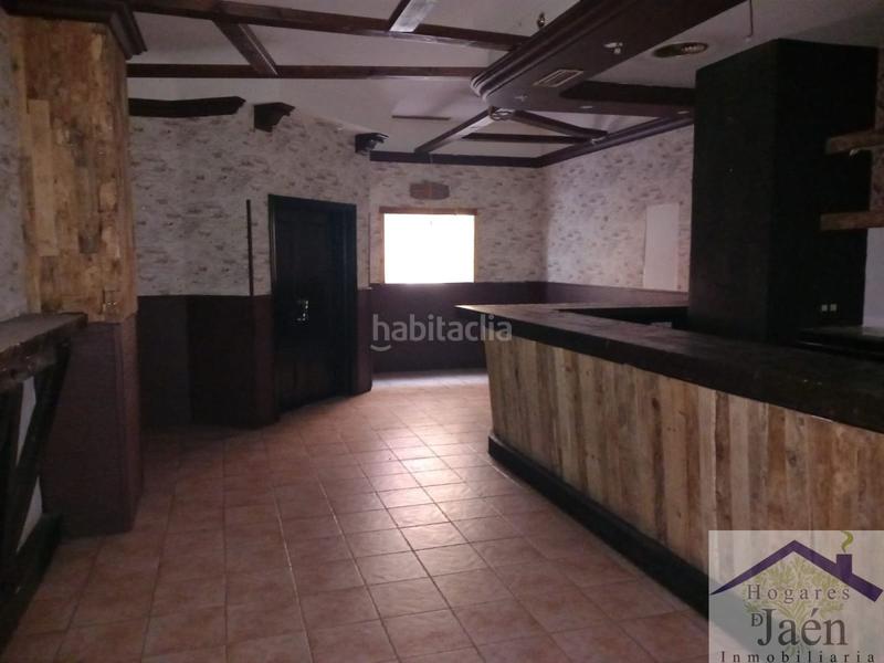 Foto 08d8b051-a6c2-4aea-847c-9a33fbb7bb76. Local comercial a Peñamefecit - Avda Barcelona Jaén