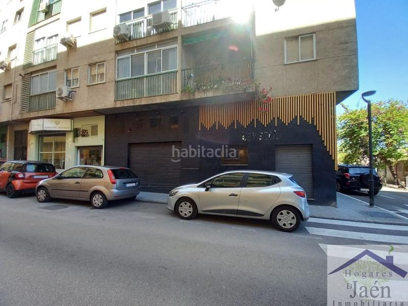 Foto 25e2019b-3e60-4ea8-ba8f-7d76ba5b1889. Local comercial a Peñamefecit - Avda Barcelona Jaén