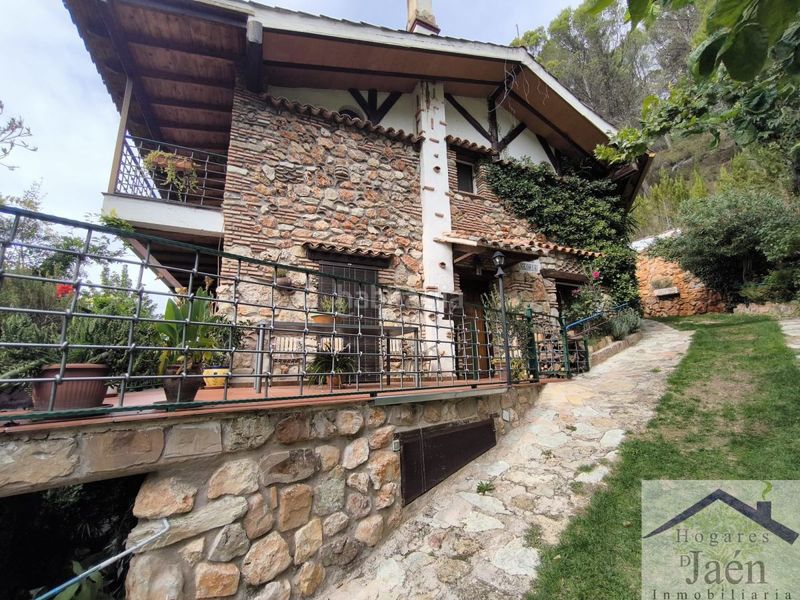 Foto 59d33b05-6b08-4172-b980-87a431400d91. Edifici a Benatae