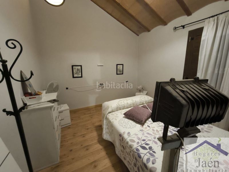 Foto 667af014-8530-48f3-8a17-c2f42deb42bd. Edifici a Benatae