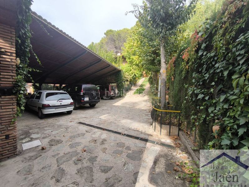 Foto 66a7f176-a825-46f6-abd1-799f911c3f5c. Edifici a Benatae