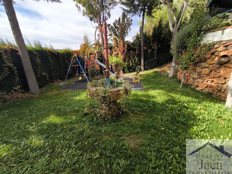 Foto 784e1889-6767-4845-a939-ca1d66f764fc. Edifici a Benatae