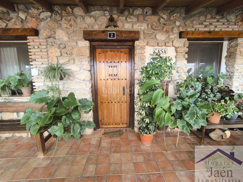 Foto 7e3ab2d8-ac2b-44bd-abf1-59cc7d1368b5. Edifici a Benatae