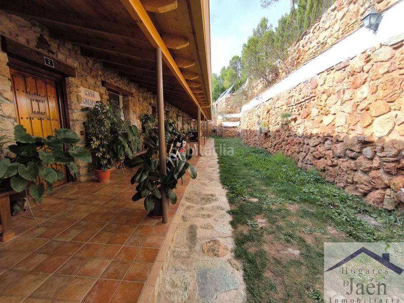 Foto c8aee3a3-d694-475f-b5ee-059504fa47c4. Edifici a Benatae