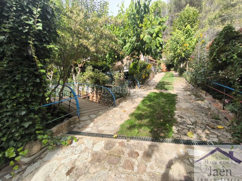 Foto d513203b-de17-49f6-bd4c-d7fd10e7b038. Edifici a Benatae