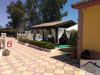 Xalet  Baños. Chalet en venta en linares, 5 dormitorios.