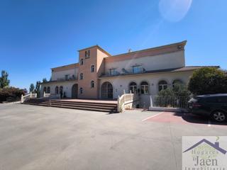Edifici  Ibros. Hotel en venta en baeza, 21 dormitorios.