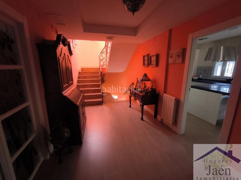 Foto cb6bcc6f-4c45-4a3f-b672-68a2aad7aa03. Chalet  en venta , 6 dormitorios. en Zona Hospital Linares