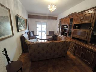 Pis  Trinidad. Piso en venta en ubeda, 4 dormitorios.