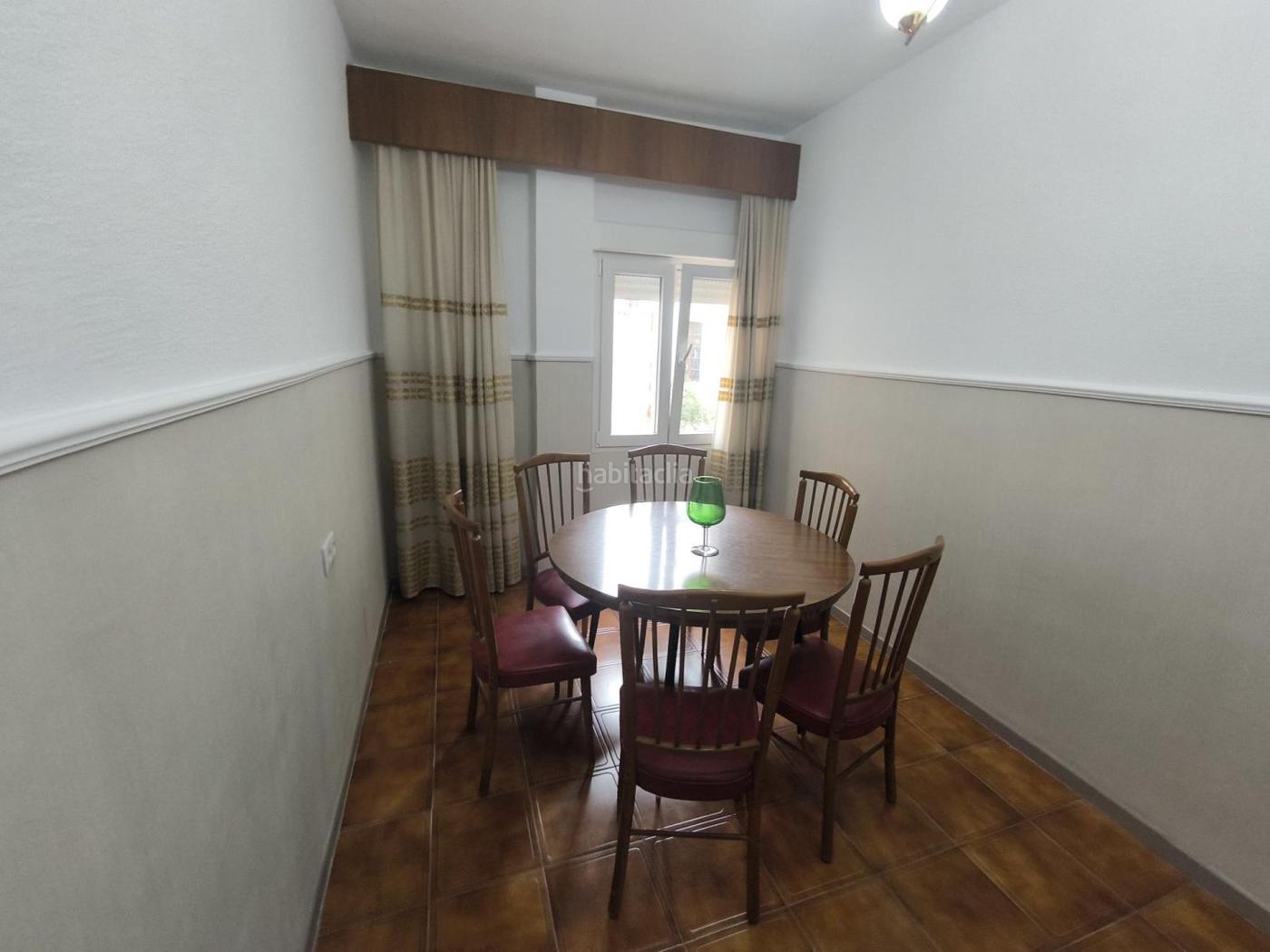 Piso en venta en Ubeda, 4 dormitorios. beda