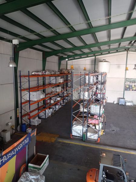 Foto ea2bf880-d2d2-4a30-9805-f45d289c6dc6. Location bâtiment à usage industriel dans Úbeda