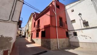 Maison à Tales. Casa en el centro de tales