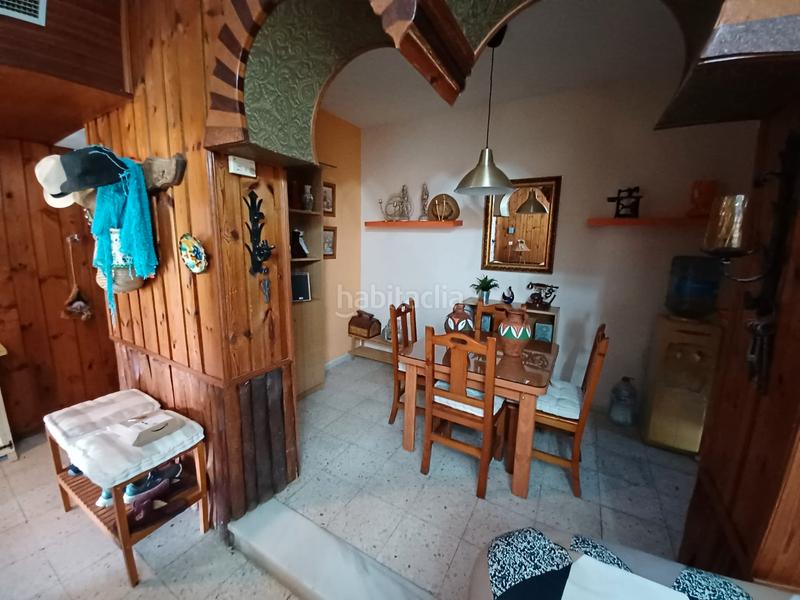 Foto 66384f70-0cf8-40b9-a0fc-431e78f755de. Chalet con camino piscina in Los Lagos Guillena