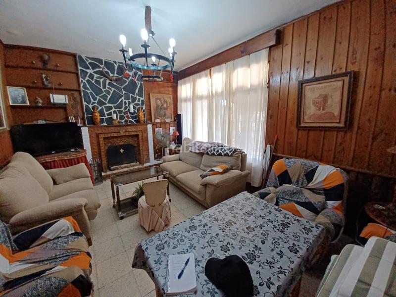 Foto 8b88a81b-7f44-4282-9ca3-83225d8b6234. Chalet con camino piscina in Los Lagos Guillena