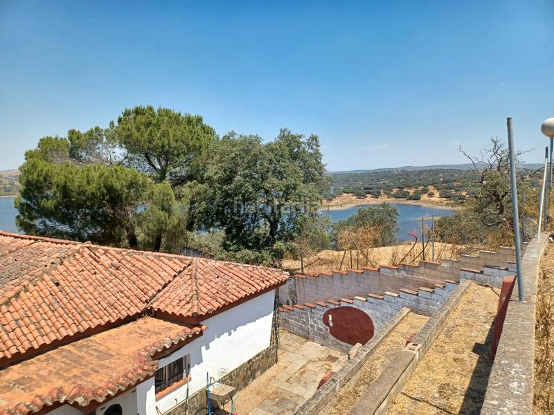 Foto 90ad9822-6d3a-4158-939f-207eadb91bb7. Chalet con camino piscina in Los Lagos Guillena