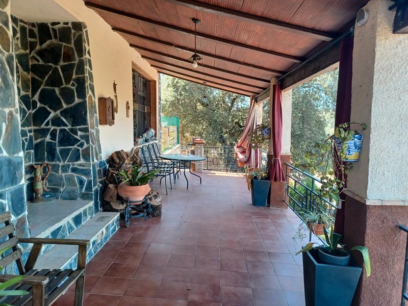 Foto db4fd5d0-0f50-44e2-ab48-e72848c9e1b1. Chalet con camino piscina in Los Lagos Guillena