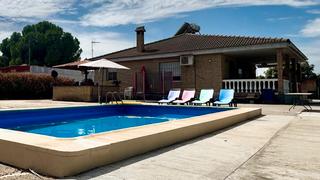 Chalet à Carmona. Venta de parcela en sevilla: urb. pradollano - carmona