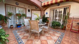Casa adossada  Calle milano rojo. Venta de casa en sevilla: los milanos – sevilla este