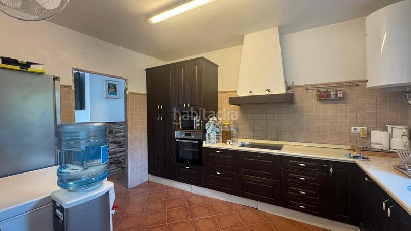 Foto af8ac4b2-87d3-4b97-aa93-001d8d55af0c. Xalet amb xemeneia piscina a Carmona