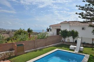 Xalet a Calle castaño 1. Precisa villa con vistas panorámicas al mar