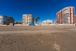 Apartament a Paseo marítimo rey de españa 5. Exclusivo apartamento en 1 línea de playa en fuengirola con vist