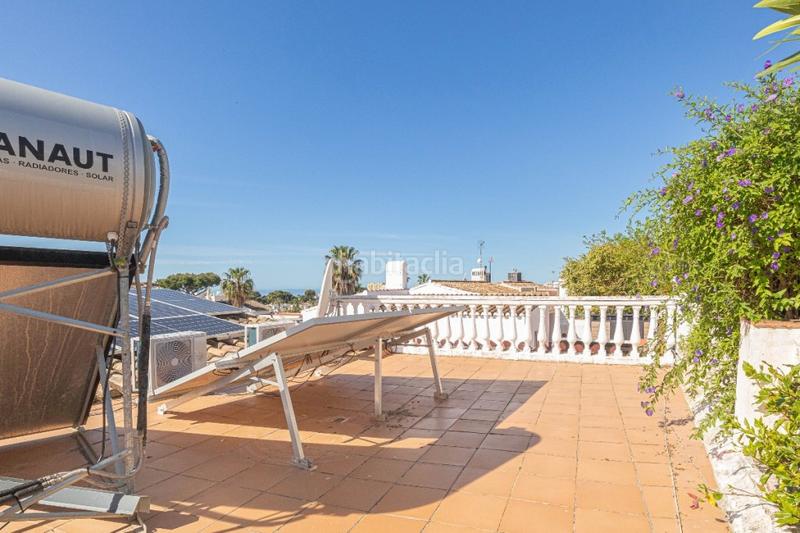 Foto 2e2ac003-ab0f-4efe-a23b-2c5f7c68f58e. Casa en calle tomillo de calypso 3 villa junto al mar!!! en Mijas