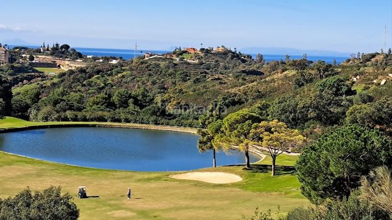 Foto 0cc3494d-cb44-40b3-8628-f23647b18cb2. Chalet in paseo de francia 449 in Santa María Marbella